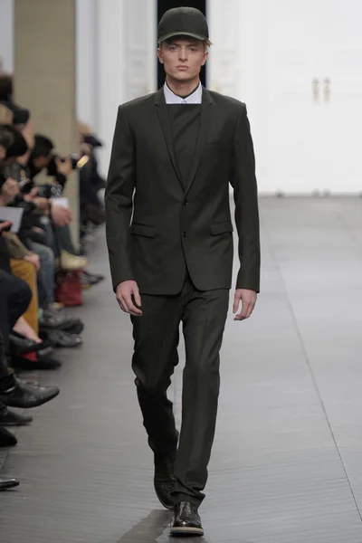 Look 2